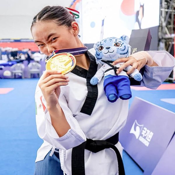 Es taekwondoina Cecilia Lee tricampeona mundial 