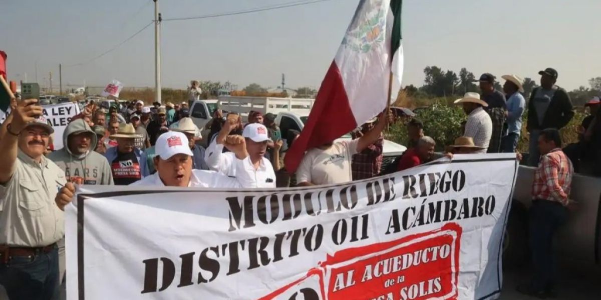 Productores y transportistas rechazan que sus bloqueos tengan fines políticos