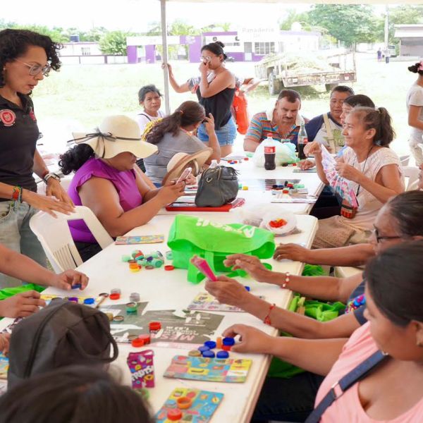 Comayemóvil acerca servicios médicos y sociales a familias de Ciudad Madero