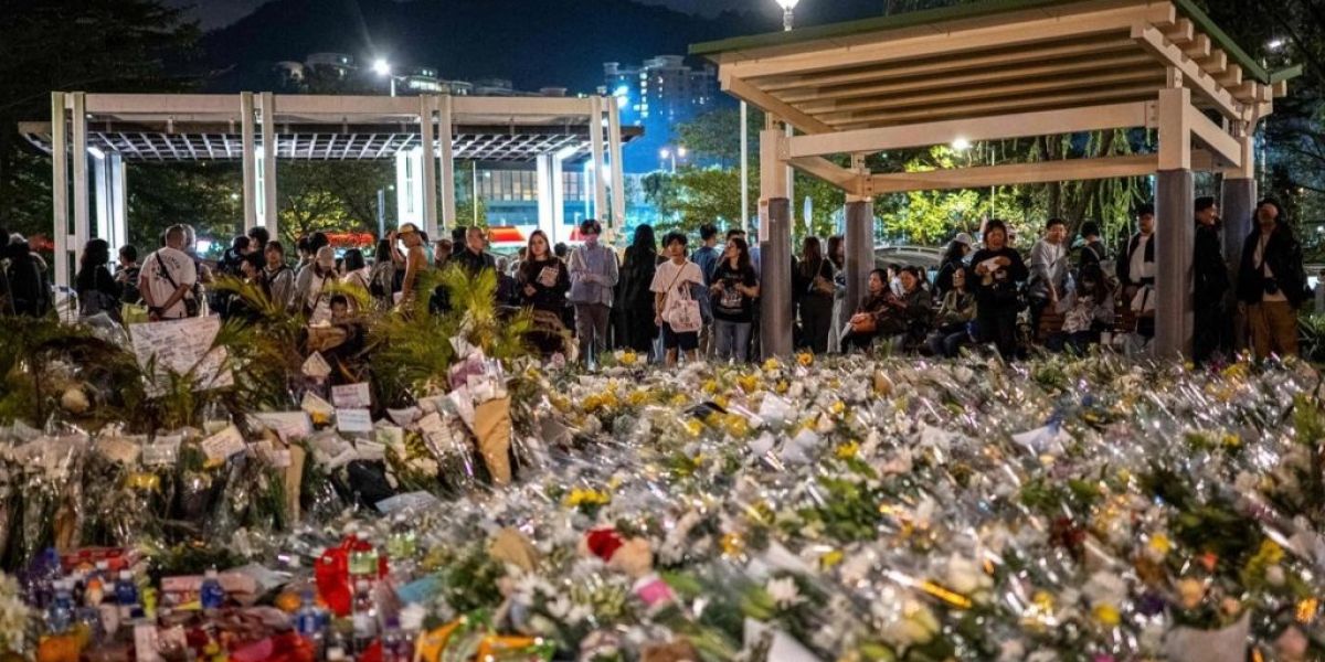 Hong Kong devastado por la tragedia; miles se unen para exigir justicia