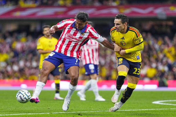 En vibrante clásico, empatan América y Chivas a 2 goles