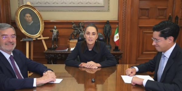 Anuncia Sheinbaum relevos en Relaciones Exteriores y Aduanas