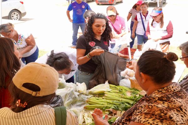 Impulsa Cinthya Jaime apoyos comunitarios y derechos laborales para las mujeres