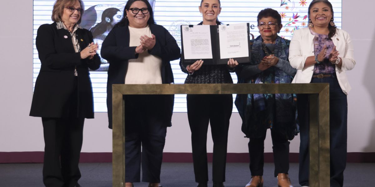 Presidenta Claudia Sheinbaum firma derecreto que garantiza la igualdad sustantiva de las mujeres en la Constitución