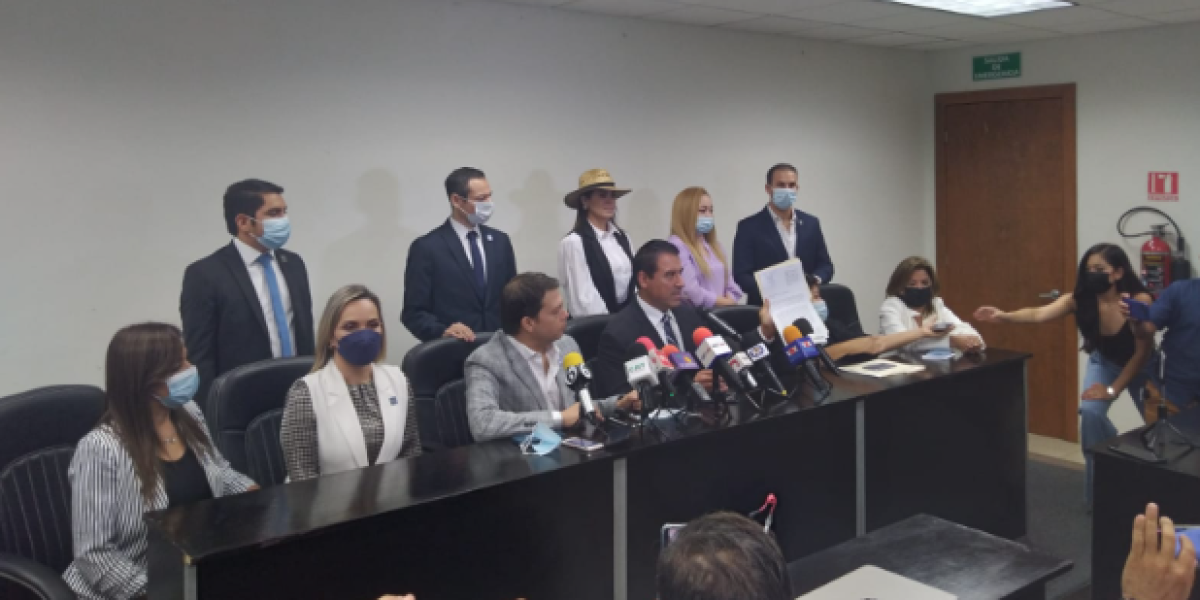 PAN denuncia ante Fiscalía a siete Diputados de Morena por diversos delitos
