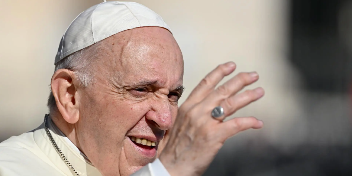 Papa Francisco pide a religiones trabajar por diálogo e invoca “el derecho a la paz”