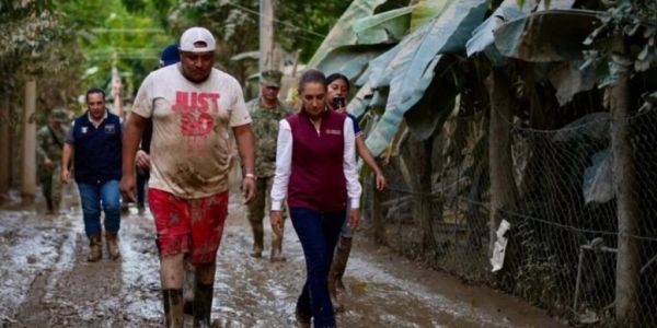 Sheinbaum recorre Álamo tras devastadoras inundaciones