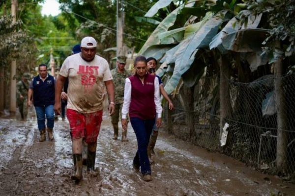 Sheinbaum recorre Álamo tras devastadoras inundaciones