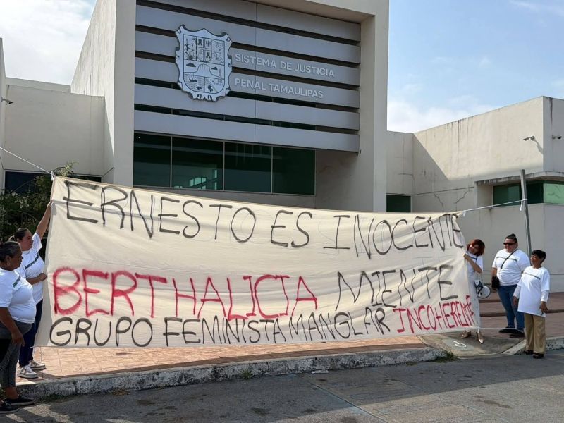 Familiares protestan y denuncian presunta injusticia contra Ernesto Villanueva