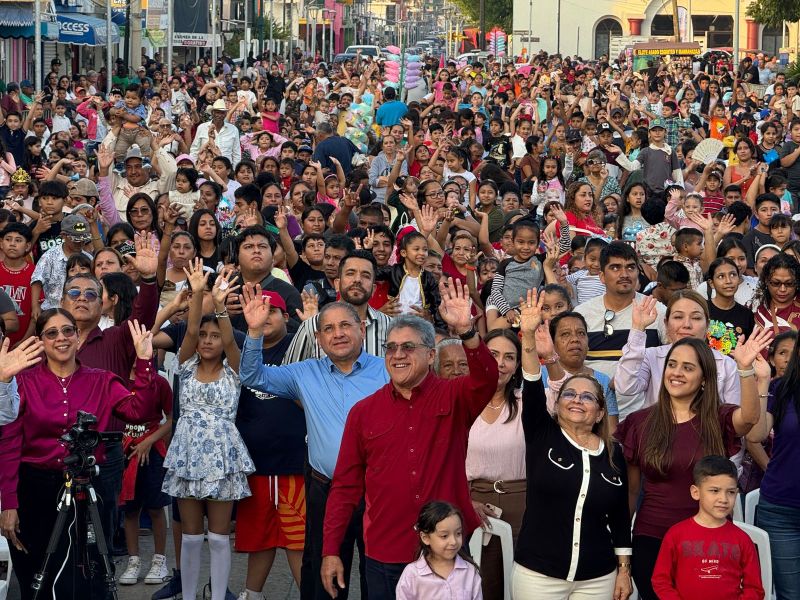 Celebran Gobierno de Altamira y DIF Municipal a niñas y niños por el Día de Reyes
