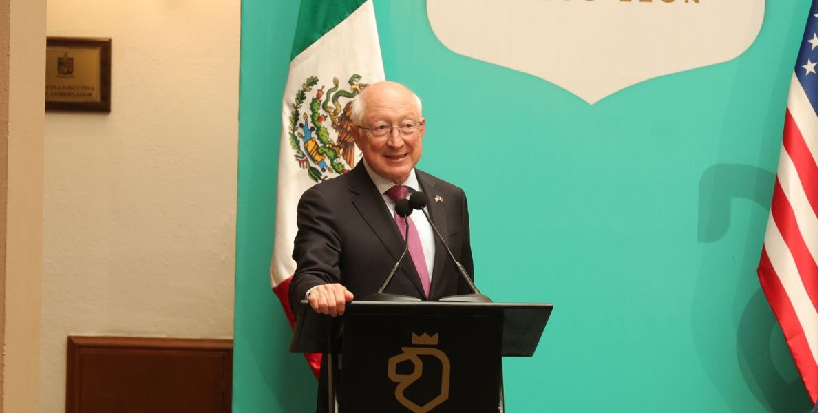 Confía Ken Salazar en solidez de la relación México-Estados Unidos