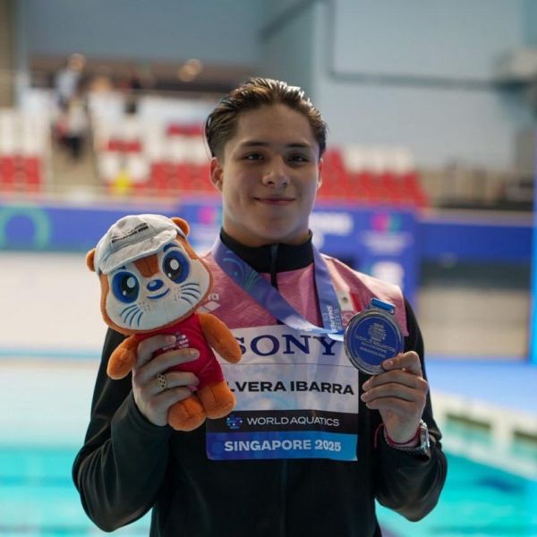 Gana clavadista mexicano plata en mundial en Singapur