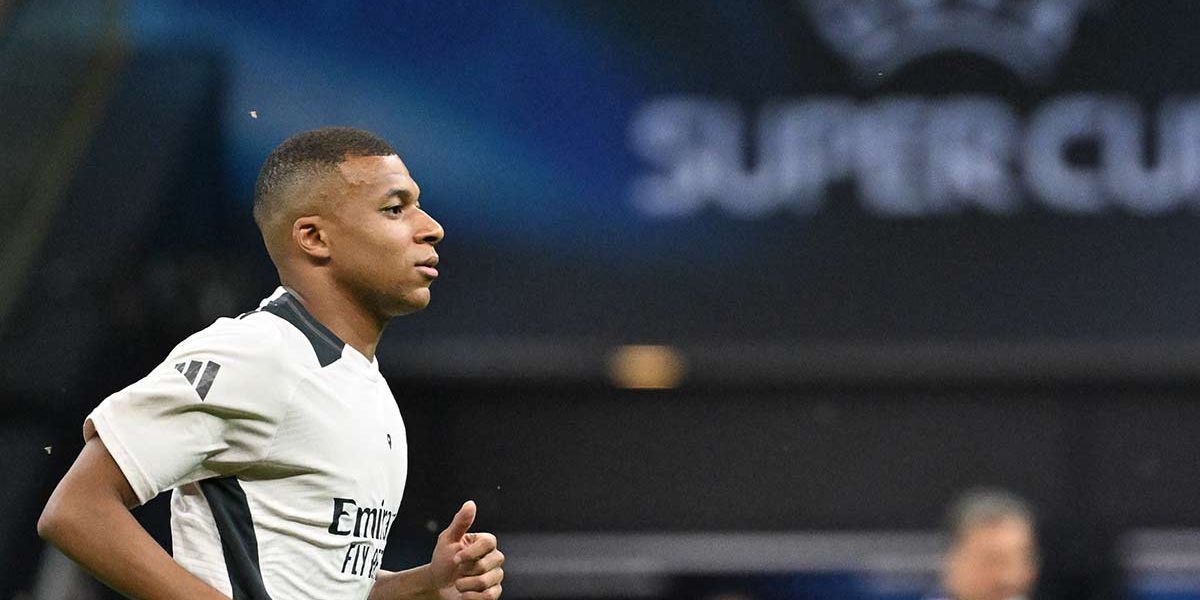 Mbappé va de titular en su debut con el Real Madrid