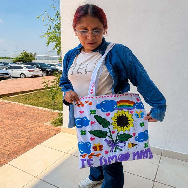 Madre de Dana confía en que su hija obtenga la libertad; asegura que ha recibido buen trato en el CEDES