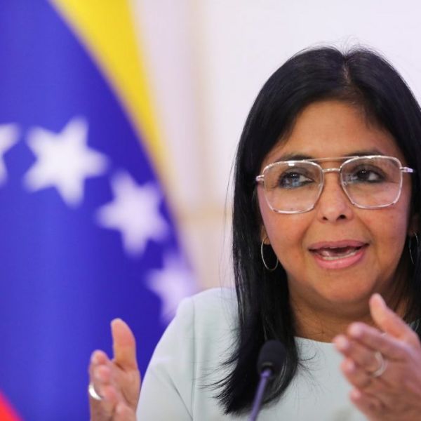 Delcy se dobla ante Estados Unidos