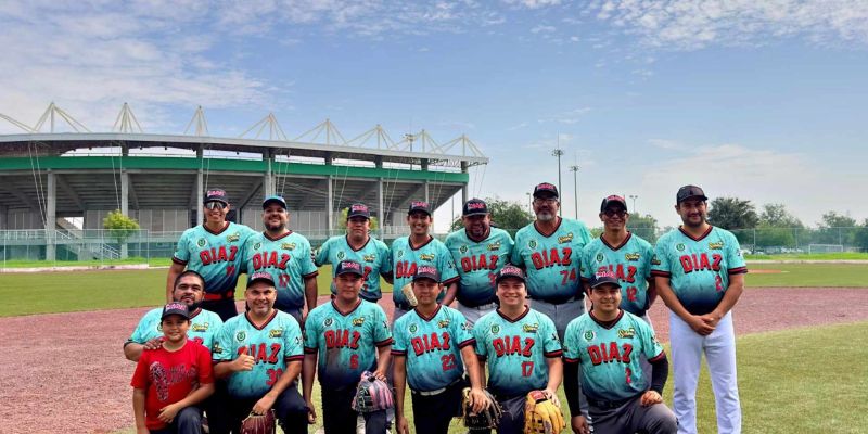 Le quitan invicto Díaz a verdaderos en softbol