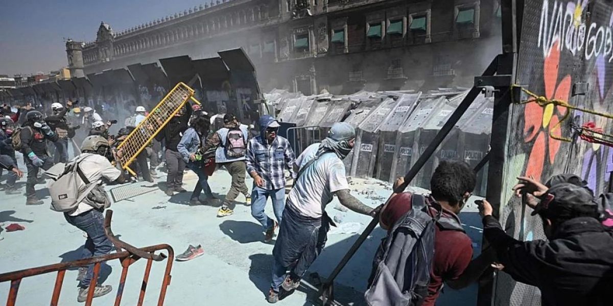 Quince detenidos enviados al Reclusorio Norte por disturbios en el Zócalo