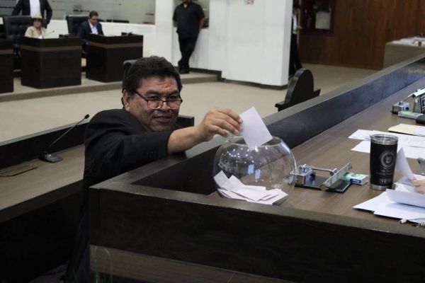 Apenas trabaja en el Congreso …y quiere ser alcalde de Mante
