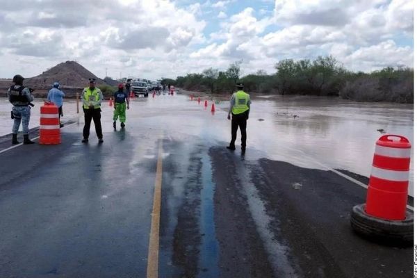 Desborda lluvia carretera San Fernando – Reynosa 