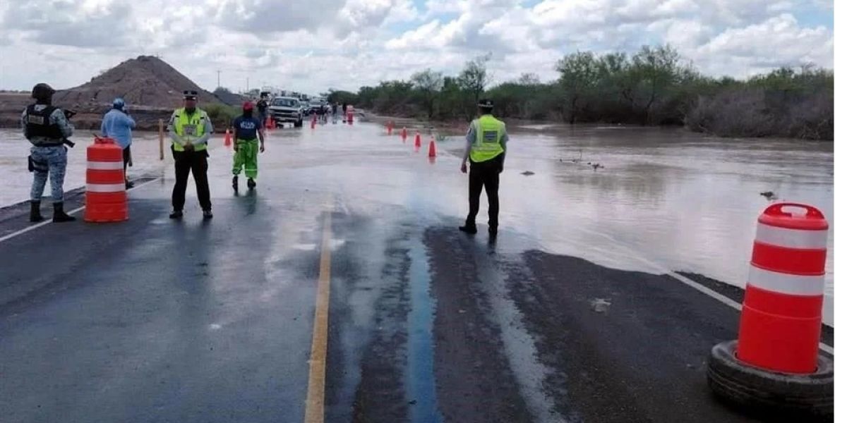 Desborda lluvia carretera San Fernando – Reynosa 