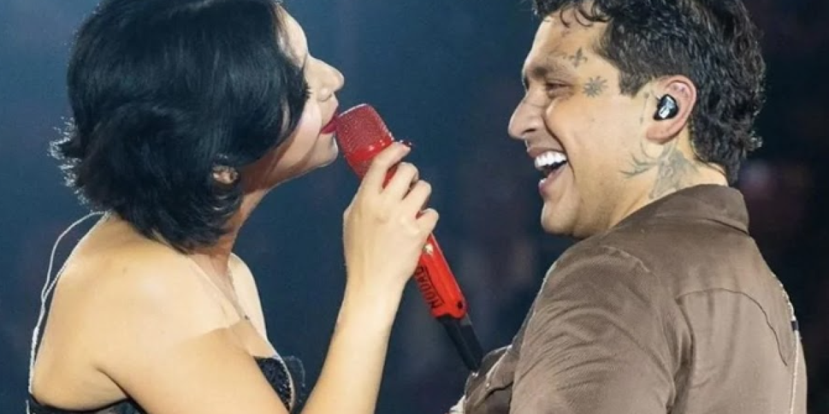 Christian Nodal y Ángela Aguilar  tuvieron boda espiritual en Roma