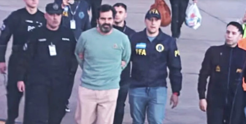 Trasladaron al Contralmirante Farías a México, por huachicol