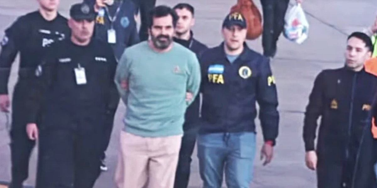 Trasladaron al Contralmirante Farías a México, por huachicol