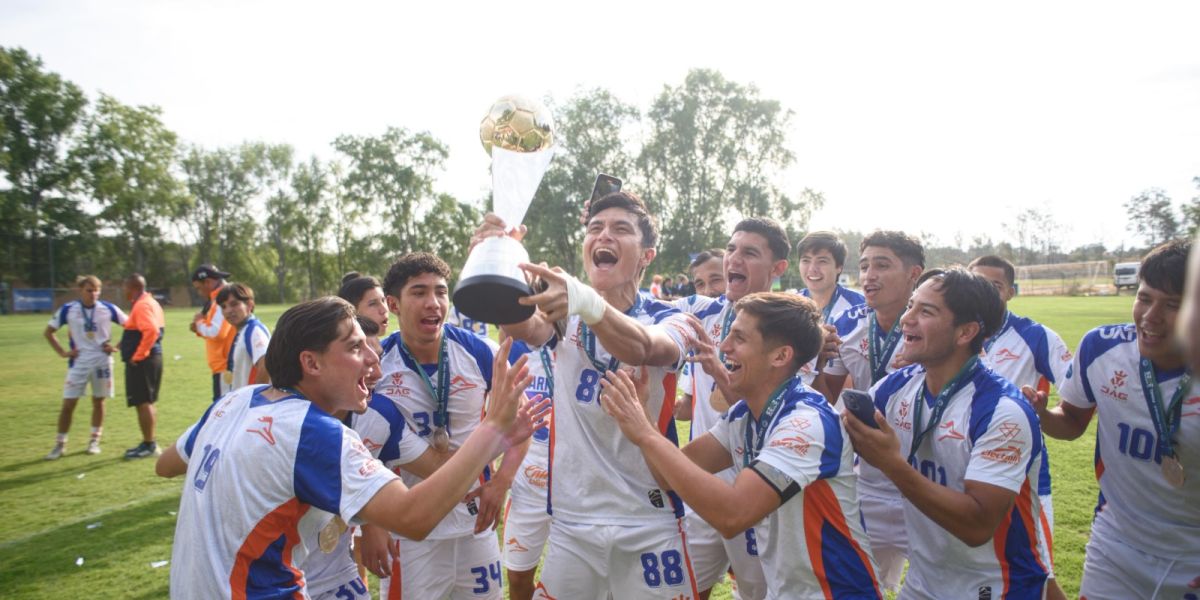 ¡¡ Son Campeones !! Correcaminos en la premier