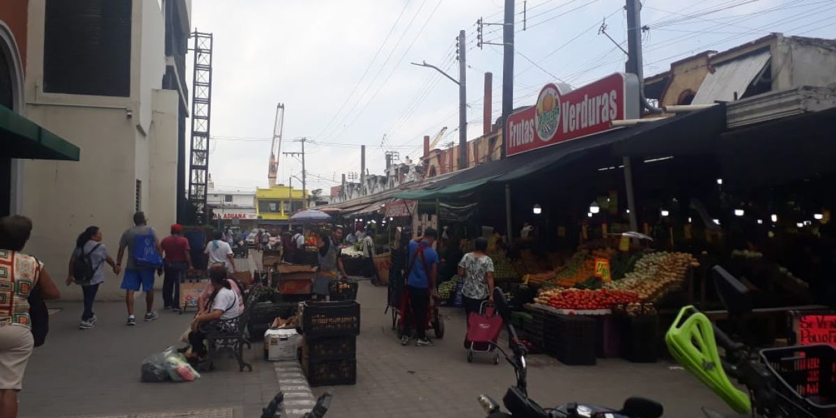 Piden locatarios de mercados hagan ya el estacionamiento