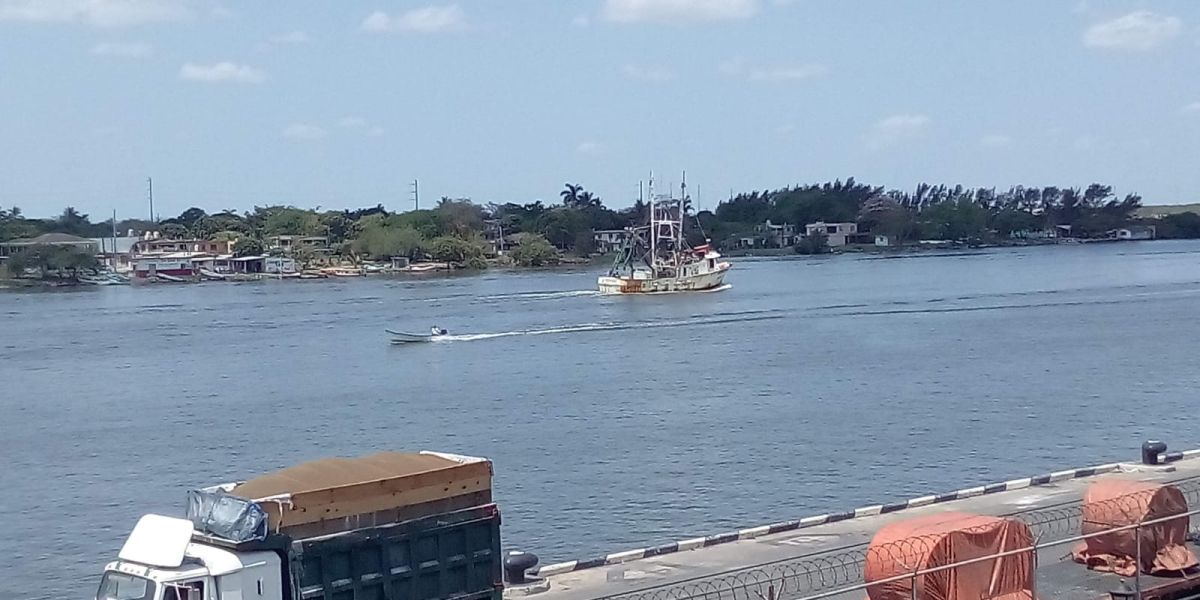 Cierran puerto de Tampico por pronóstico de  fuerte viento y oleaje elevado