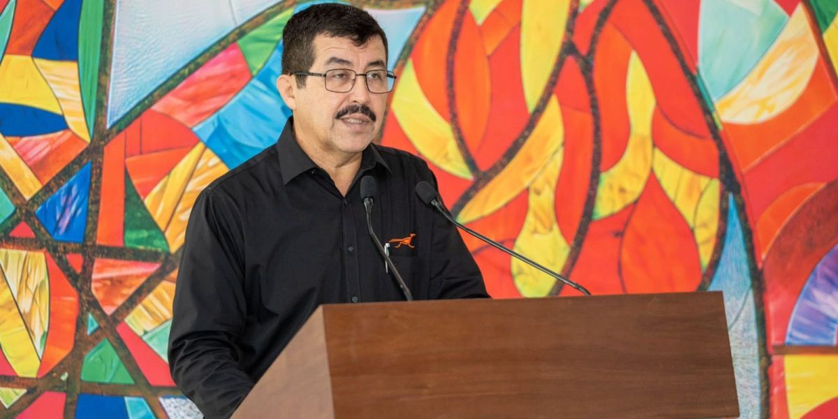 Fue presentado correcaminos de básquetbol