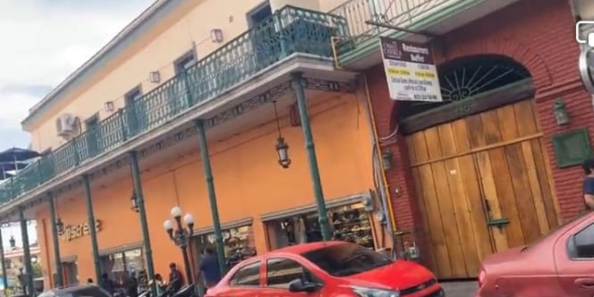 Falla elevador y cae desde segundo piso en Tampico