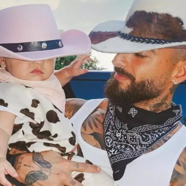 Maluma presenta por primera vez a su hija París