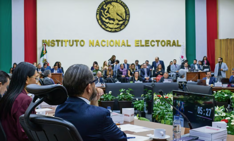 Consultores de Taddei en INE  son ‘aviadores’; cobran 6 mdp