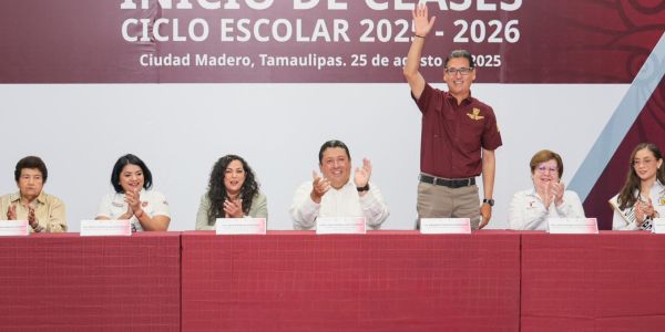 Erasmo González reconoce a alumnos del ITCM como ejemplo de superación académica