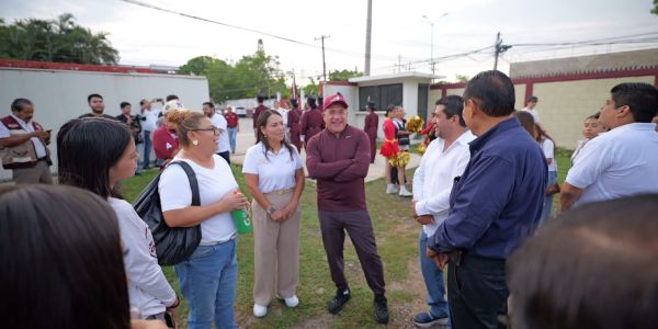 Refrenda Armando Martínez compromiso con la educación media superior