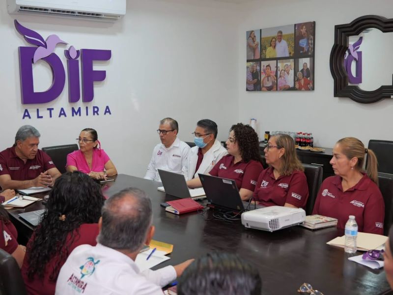 Refrendan Armando Martínez y Rossy Luque compromiso con el bienestar de las familias altamirenses
