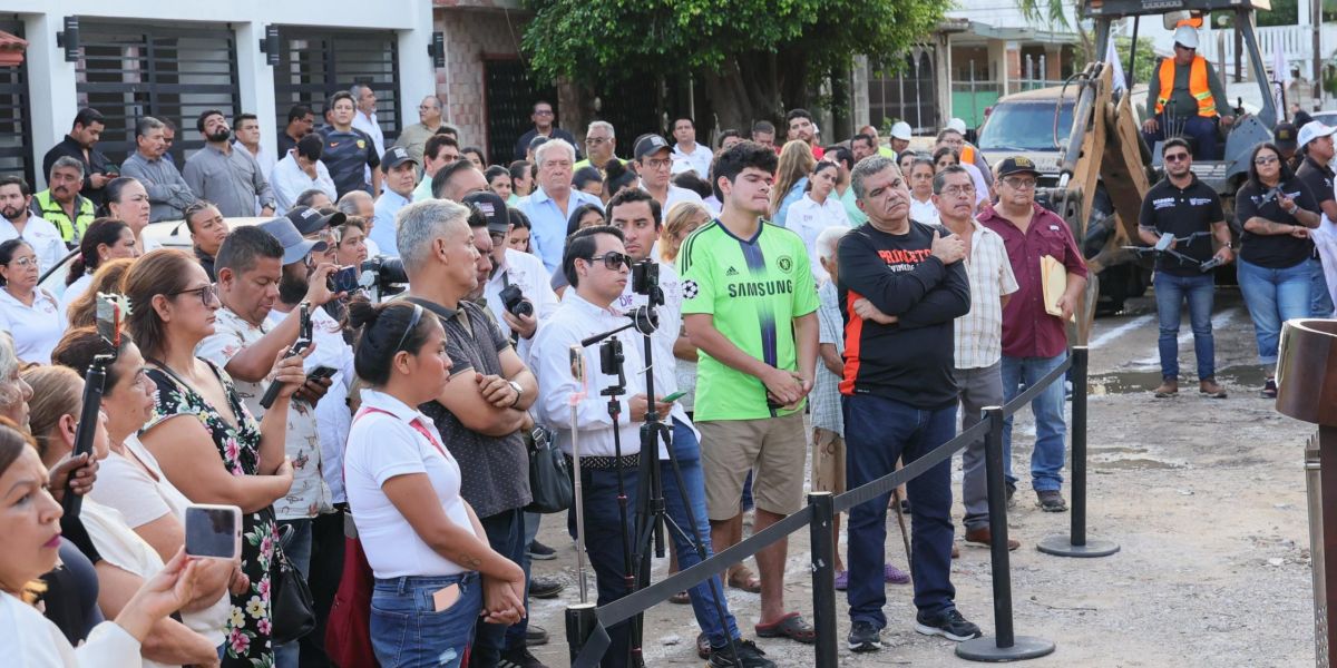 Inicia Erasmo González la pavimentación con concreto hidráulico de la calle Ipres