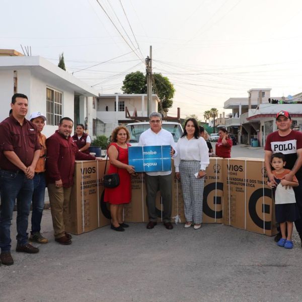 Garantiza Armando Martínez abastecimiento de agua en el fraccionamiento San Ángel