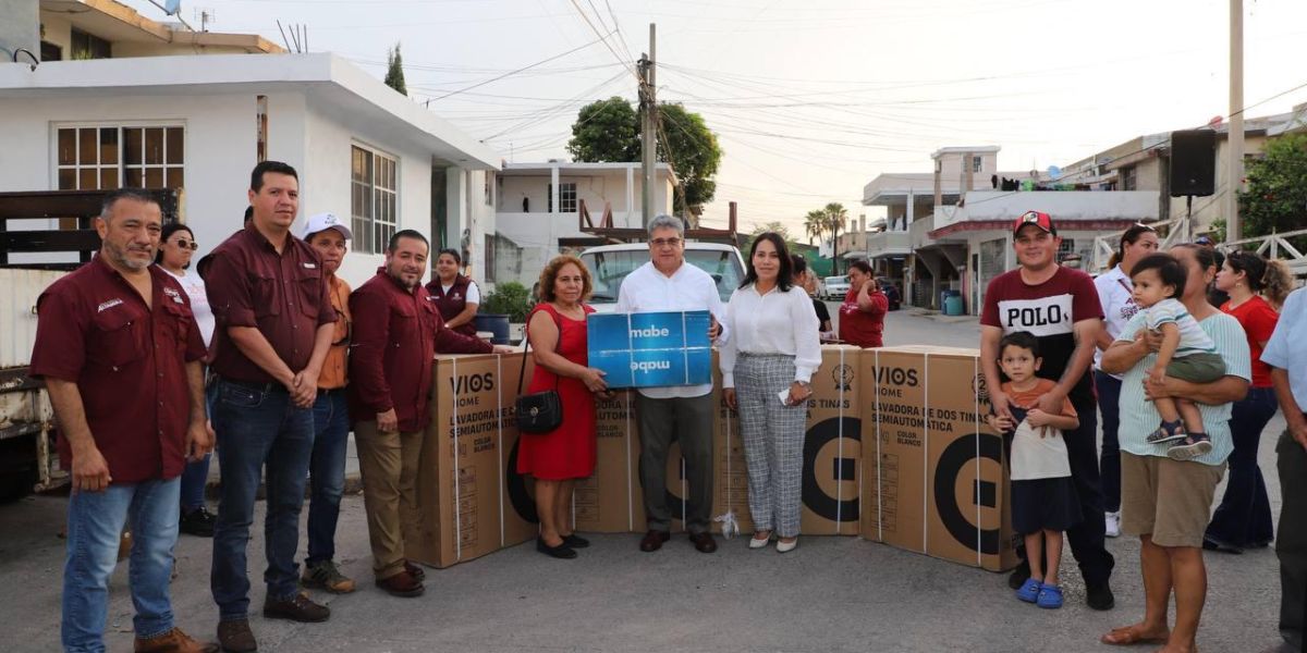 Garantiza Armando Martínez abastecimiento de agua en el fraccionamiento San Ángel