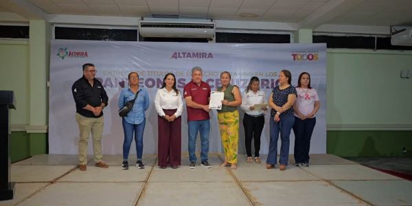 Beneficia Armando Martínez a familias de Altamira con 923 títulos de propiedad