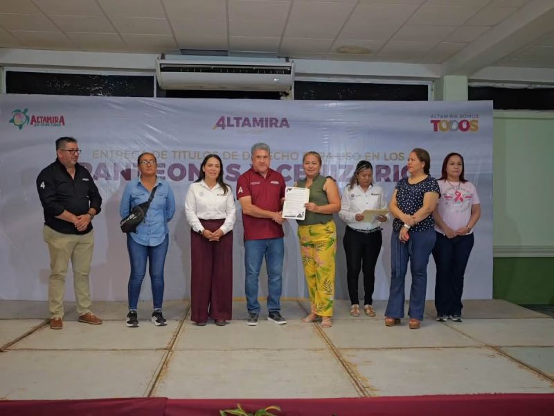 Beneficia Armando Martínez a familias de Altamira con 923 títulos de propiedad