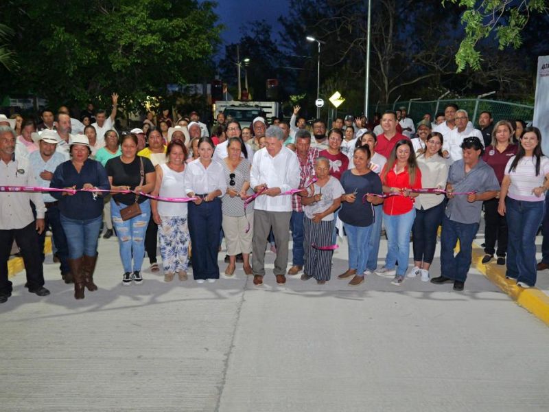 Inaugura Armando Martínez importantes vialidades en la zona rural