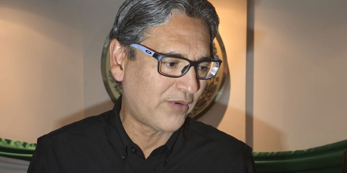 Toman protesta tres nuevos funcionarios