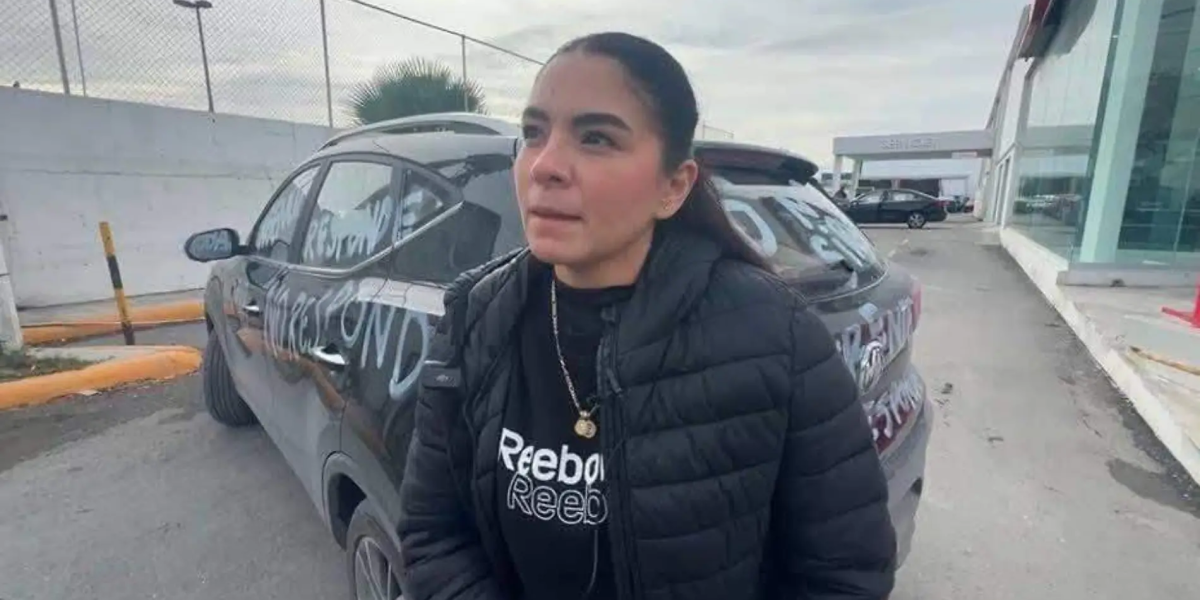 Protesta afuera de agencia de autos MG Reynosa: afirma que lleva 10 meses esperando respuesta