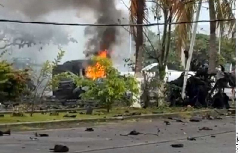 Explota en Michoacán coche bomba con conductor dentro