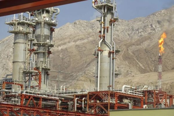 Irán lanza ataque con misiles contra base de EE.UU. y objetivos en Israel