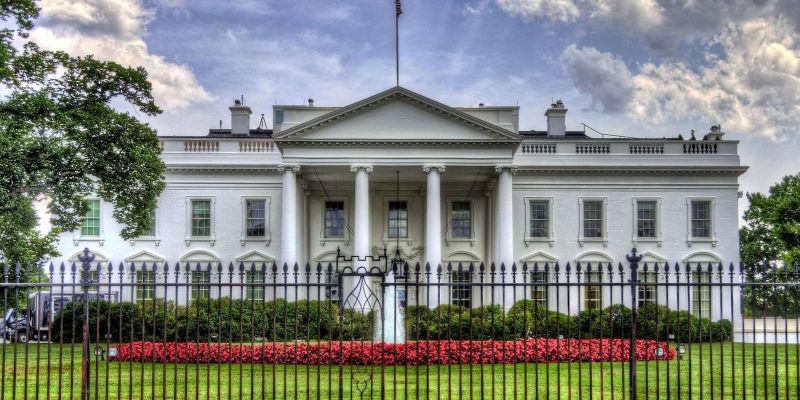 Atacan Casa Blanca; muere el sospechoso 