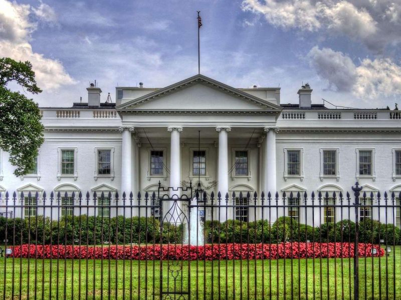 Atacan Casa Blanca; muere el sospechoso 