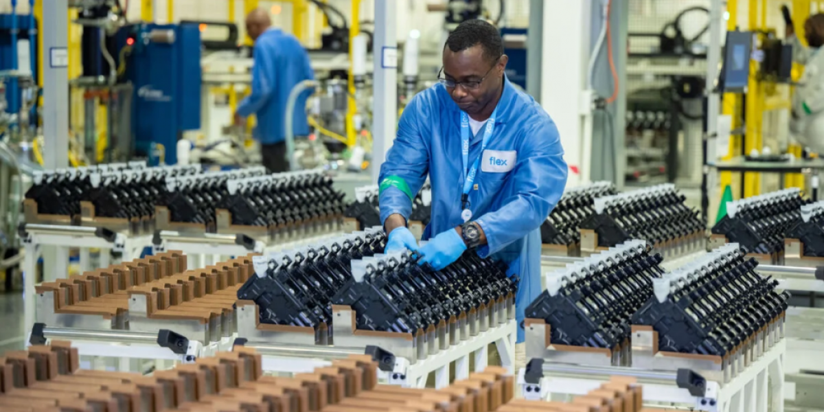 Flex invertirá mil millones de dólares en México para centros de datos e IA